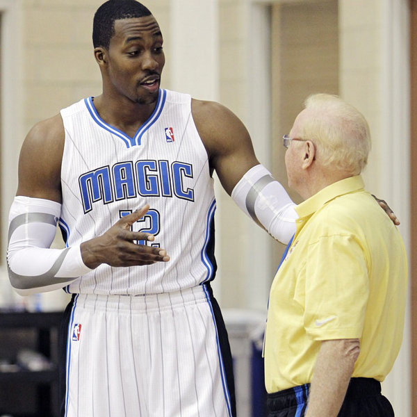 意媒：那不勒斯、米兰、曼城、巴萨关注乌迪内斯中场阿蒂尔