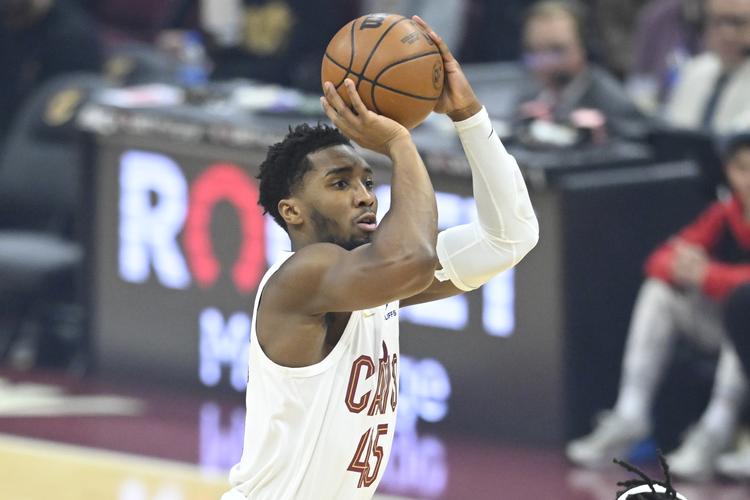 NBA战报：杜兰特空砍30分惨败卫冕冠军，太阳附加赛席位岌岌可危