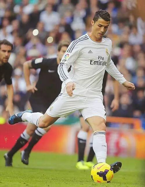 科特迪瓦主帅：我们一直在关注博尼，目前也正在和他谈征召